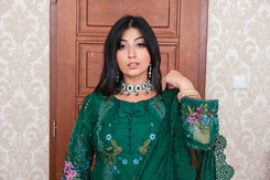907 - Pakistani Wife Loves Foreskin